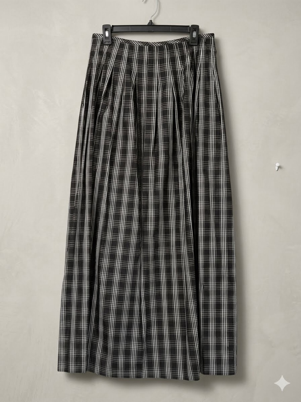 VTG Maggy London 100% Silk Plaid Maxi Skirt Black White Pleated 90s Grunge